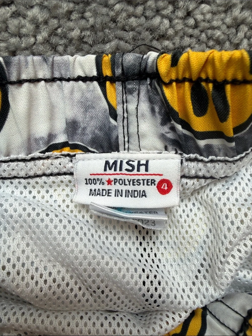 ISH bright yellow